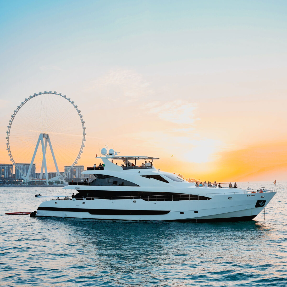 Tri-Deck Superyacht Experience – 3 Hours